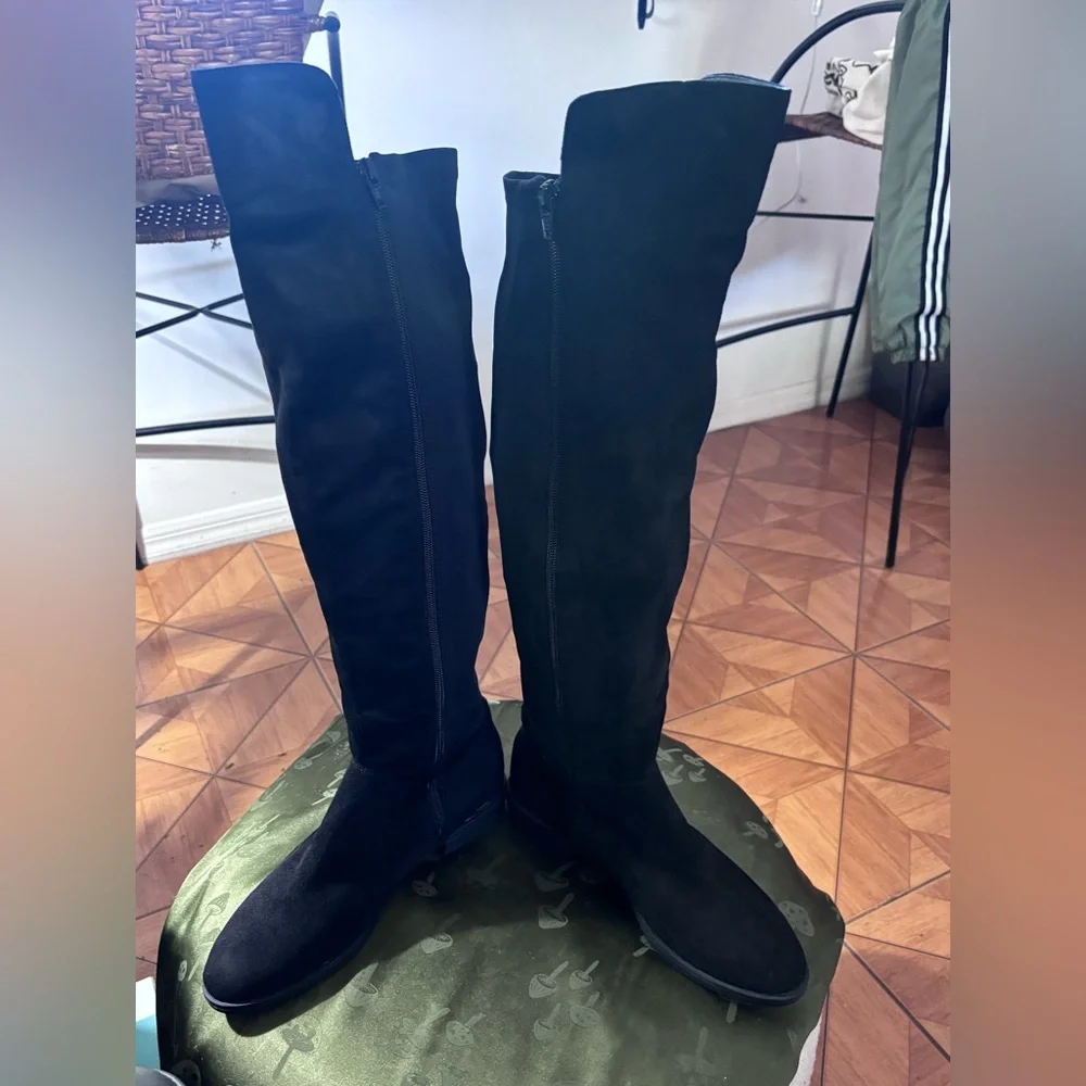 Simply Vera by Vera Wang Black Over-the-Knee Suede-Look Leather Boots size 8
